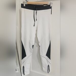 Victoria White and Black Leggings with Zipper Detail